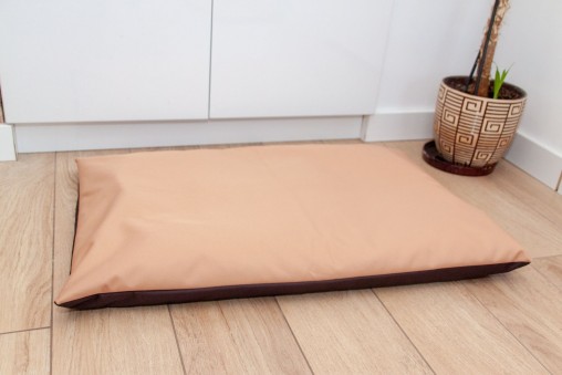 Outlet - Legowisko z łuską gryki dla psa i kota 38x55 beżowo-brązowy